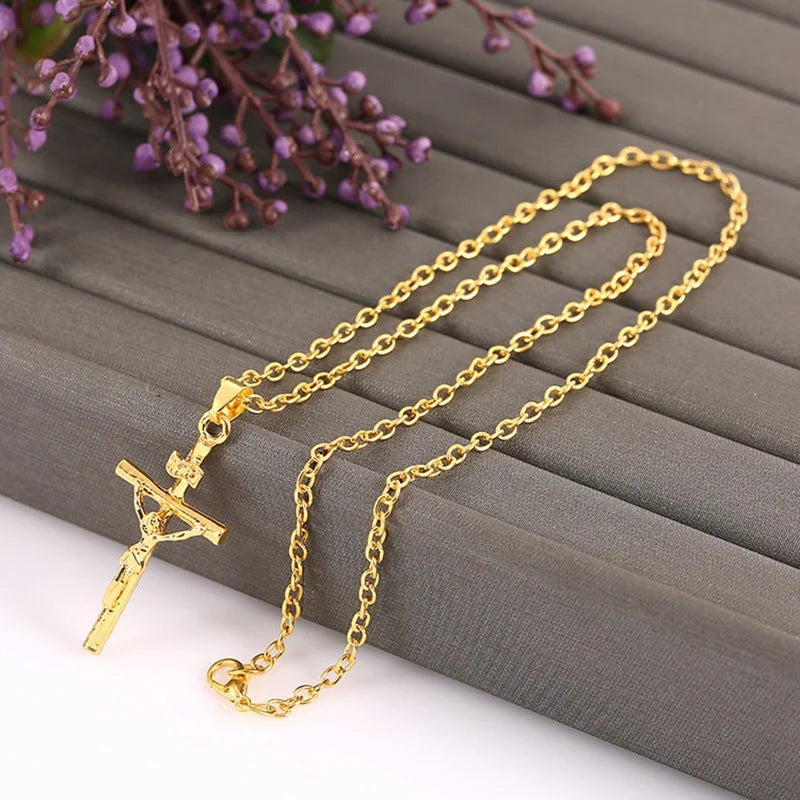 Sculpted Detail Crucifix Pendant