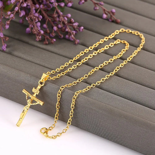 Sculpted Detail Crucifix Pendant
